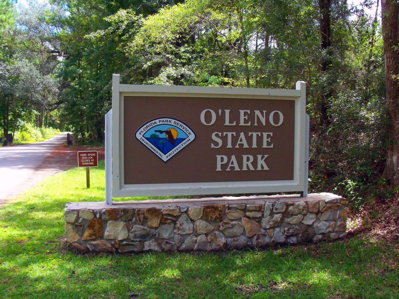 O'Leno State Park sign